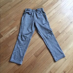 ➡️2/$50⬅️‼️ NWOT! Youth boy’s Nike pants